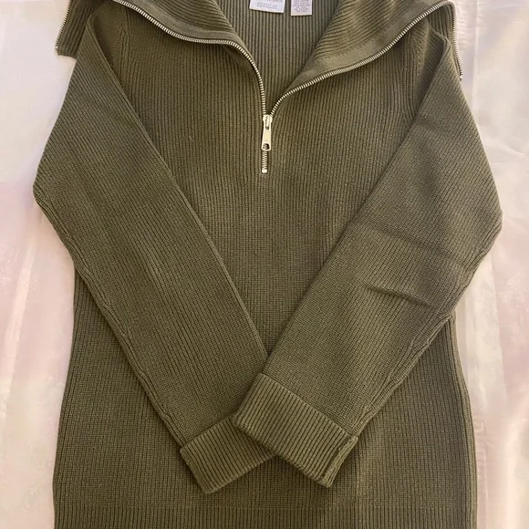 Green Ribbed Sweater - Picture 9 of 10